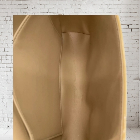 Louis Vuitton Yellow Vernis Patent Leather Bag - Picture 7 of 17